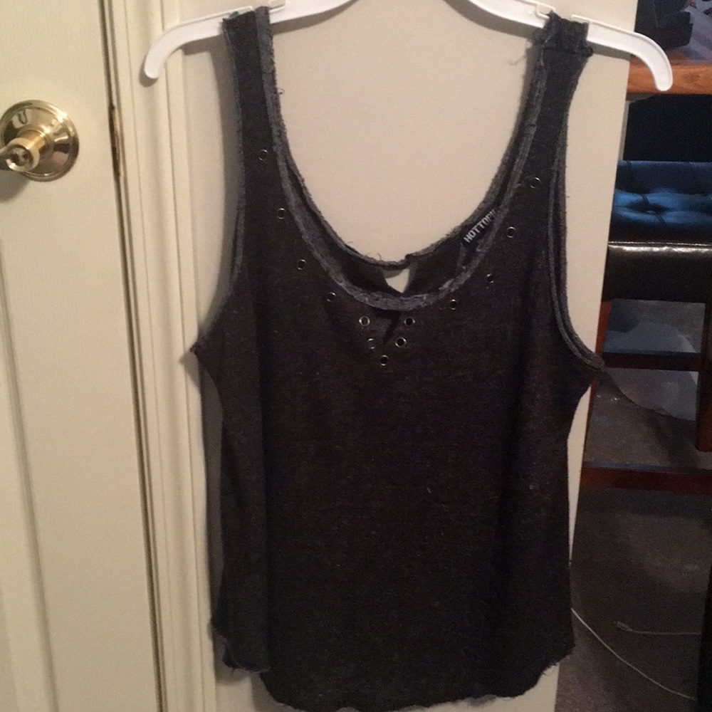 Hot topic tank top